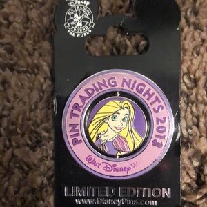 WALT DISNEY WORLD RAPUNZEL PIN TRADING NIGHTS 2013 PIN -DEFECT- LIMITED EDITION
